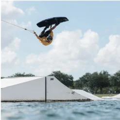 WAKEBOARD SLINGSHOT VOLT 2023 -Équipement De Surf Soldes 2023 planche slingshot volt 8 10 08 2022 17 29 46