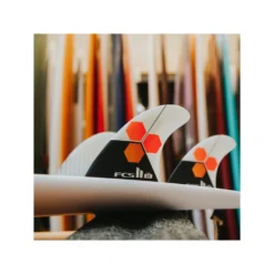 Ailerons SURF FCS II CHANNEL ISLANDS PERFORMER Medium Blanc Set De 3 5 Ailerons SURF FCS II CHANNEL ISLANDS PERFORMER Medium Blanc Set De 3 -Équipement De Surf Soldes 2023 sans titre 3 16 03 2022 10 27 28