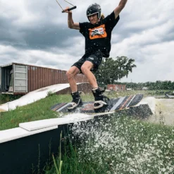 WAKEBOARD SLINGSHOT BEARDEN 2023 -Équipement De Surf Soldes 2023 sans titre 65 11 08 2022 10 19 39