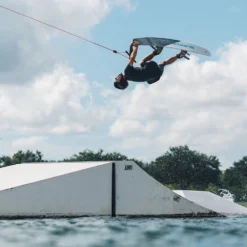 Pack Wakeboard Slingshot Terrain + Space Mob 2023 -Équipement De Surf Soldes 2023 sans titre 80 11 08 2022 11 32 04 22 02 2023 10 12 48